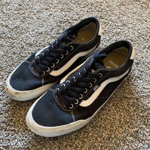 Preloved Vans Old Skool Skateboarding Shoes size 9 in mens